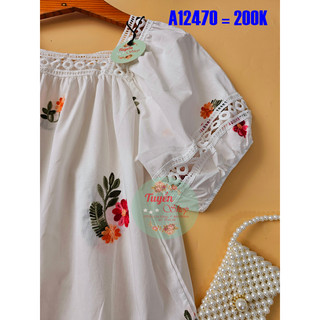 Áo cổ vuông phối ren xinh xắn