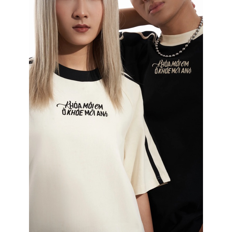 ÁO THUN NAM NỮ THÊU CHỮ KHOÁ MÔI EM Ở KHOÉ MÔI ANH 100% COTTON 250GSM