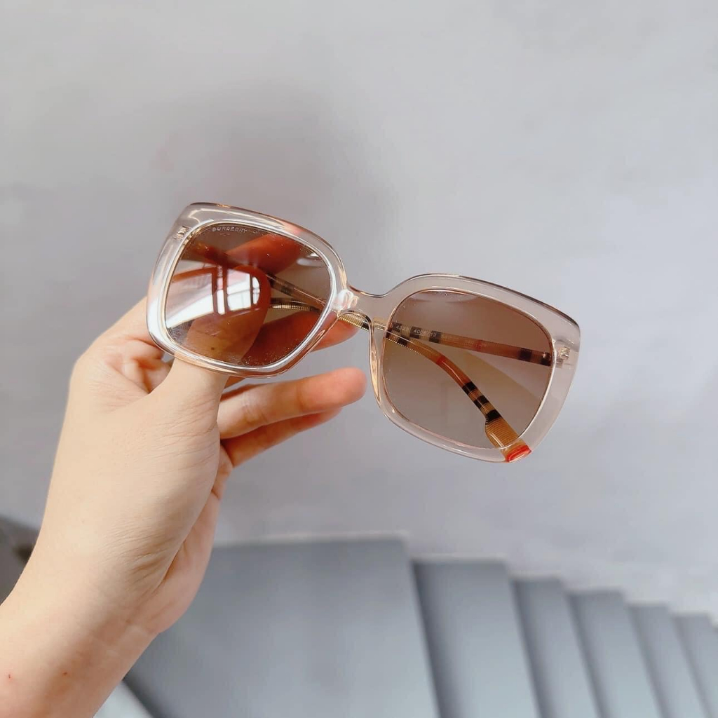 Kính mát Burberry Caroll gọng trong màu hồng, mắt nâu BE4323 400613