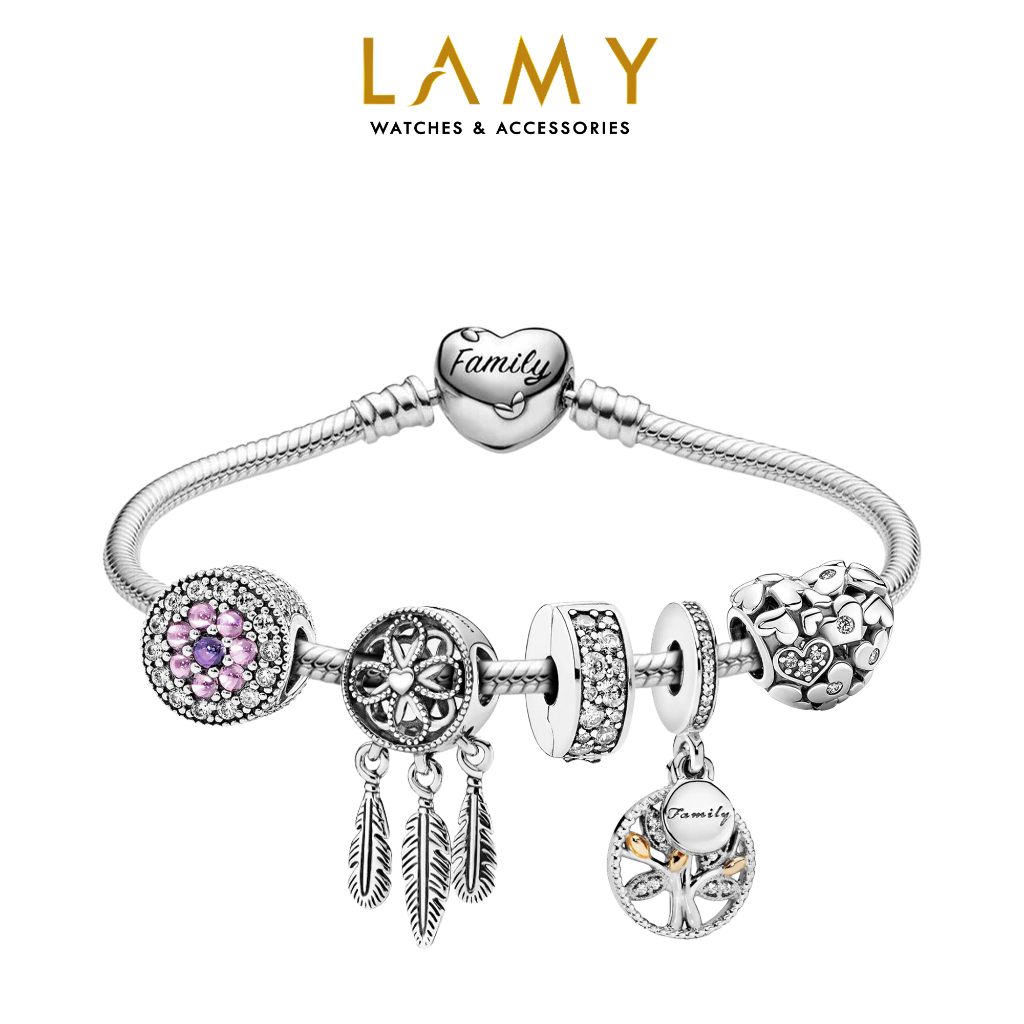 Vòng tay mềm bạc CDE với khoá trái tim cùng các charm đính đá rực rỡ kèm charm treo cây gia đình và charm bắt giấc mơ
