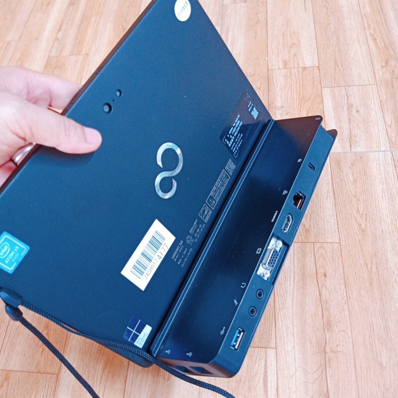 Laptop cảm ứng Fujitsu 2in1 có bút và dock sạt