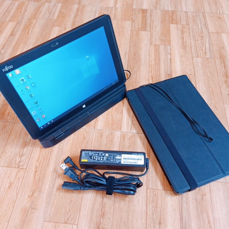 Laptop cảm ứng Fujitsu 2in1 có bút và dock sạt