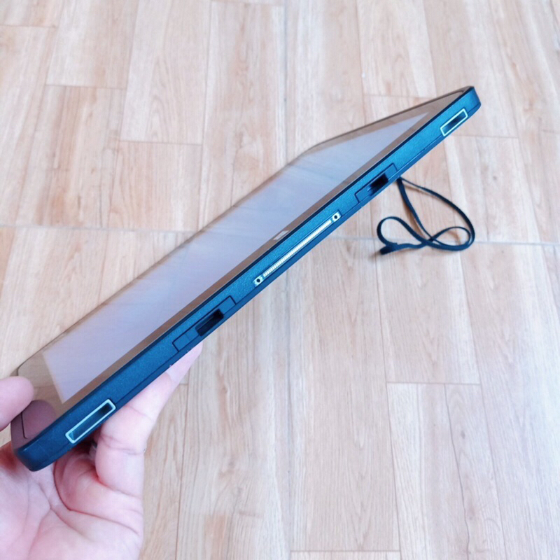 Laptop cảm ứng Fujitsu 2in1 có bút và dock sạt