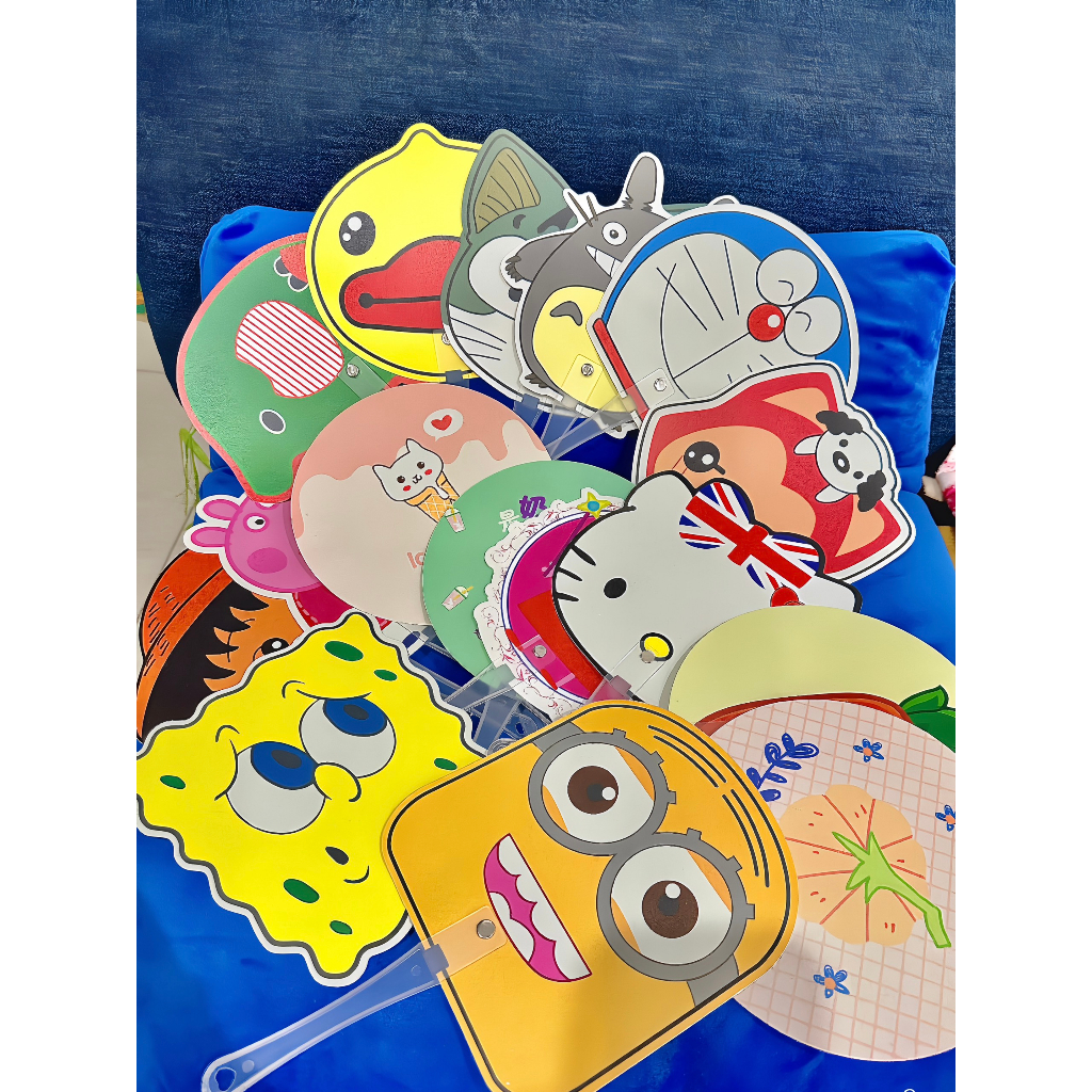 Quạt Tròn Cầm Tay Mini Cute, Quạt Nhựa Cầm Tay Xinh Xắn Đáng Yêu Nhặt Ngẫu Nhiên