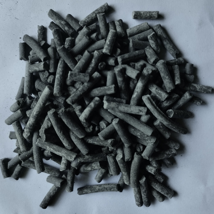 Than hoạt tính viên ép loại 1 bao 25kg .