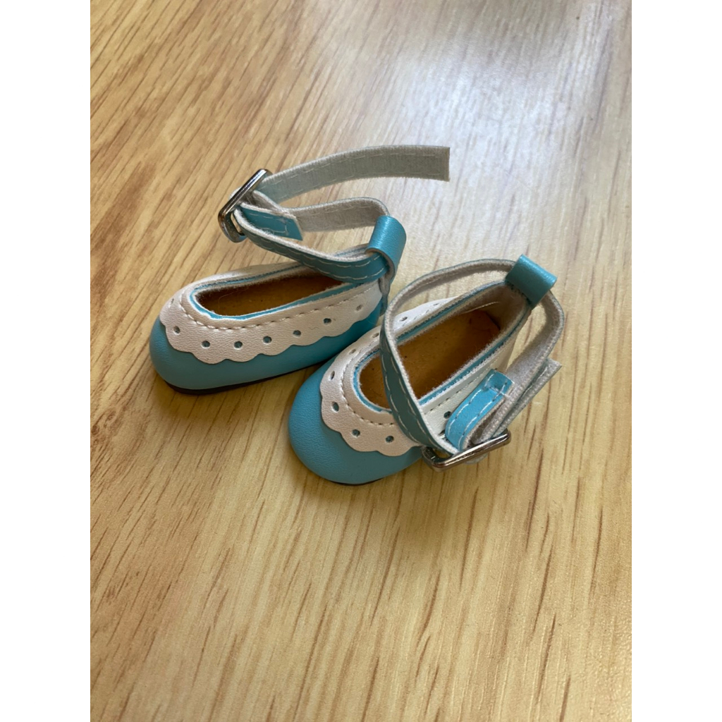 Nhượng giày cho doll