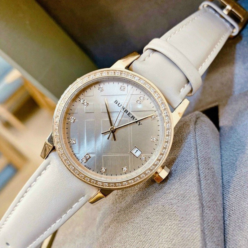 Đồng hồ nữ BUBERRY dây da cao cấp ko bong tróc siêu hot trên thị trường, chống nước, bảo hành 12 tháng