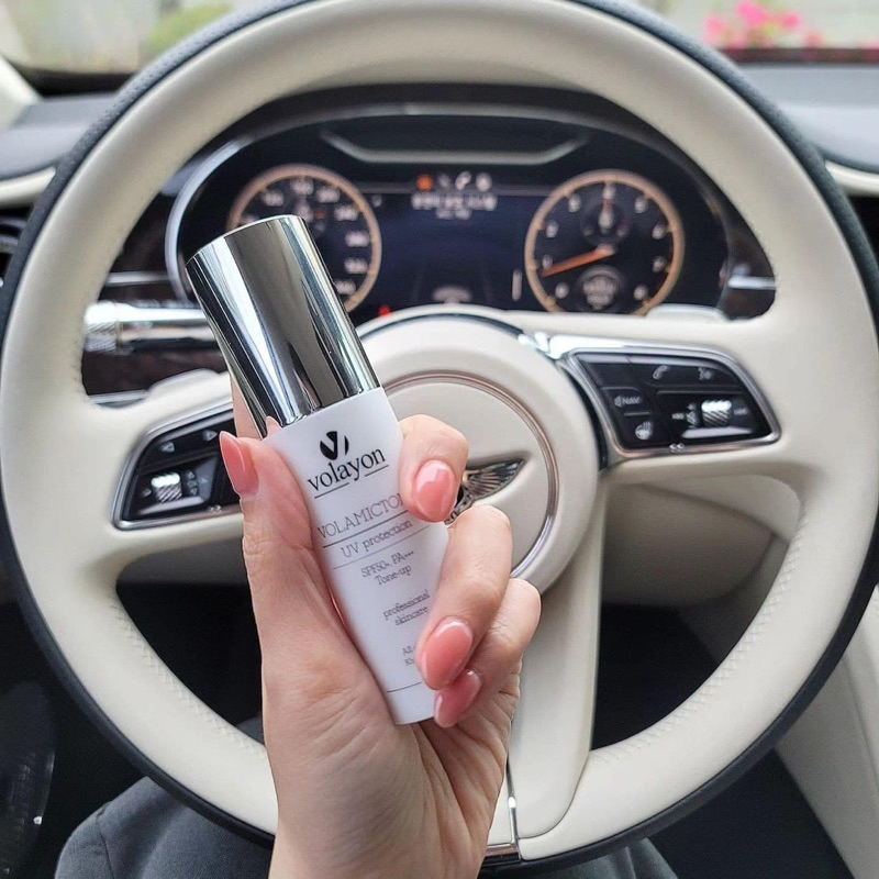 KCN  𝗩𝗢𝗟𝗔𝗬𝗢𝗡 𝗩𝗢𝗟𝗔𝗠𝗜𝗖𝗧𝗢𝗡𝗘 SPF50+ PA++++ 𝐓o𝐧e up