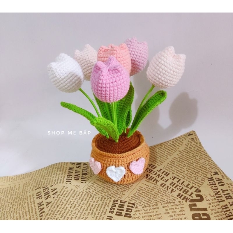 Chậu hoa Tuylip len 6 bông, Hướng dương,Dâu tây bằng len, phối màu theo yêu cầu .