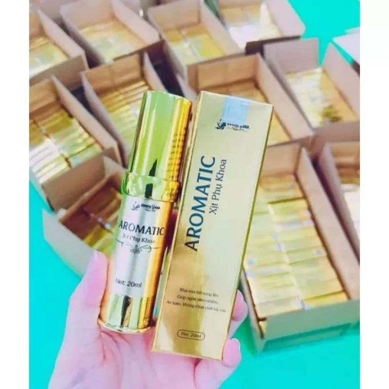 Xịt phụ khoa AROMATIC Quyên lara giúp cô bé thơm, hồng, khít