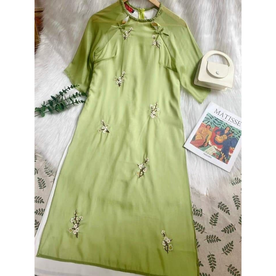 Áo dài cách tân chất liệu tơ óng họa tiết thêu - màu cốm - trẻ trung