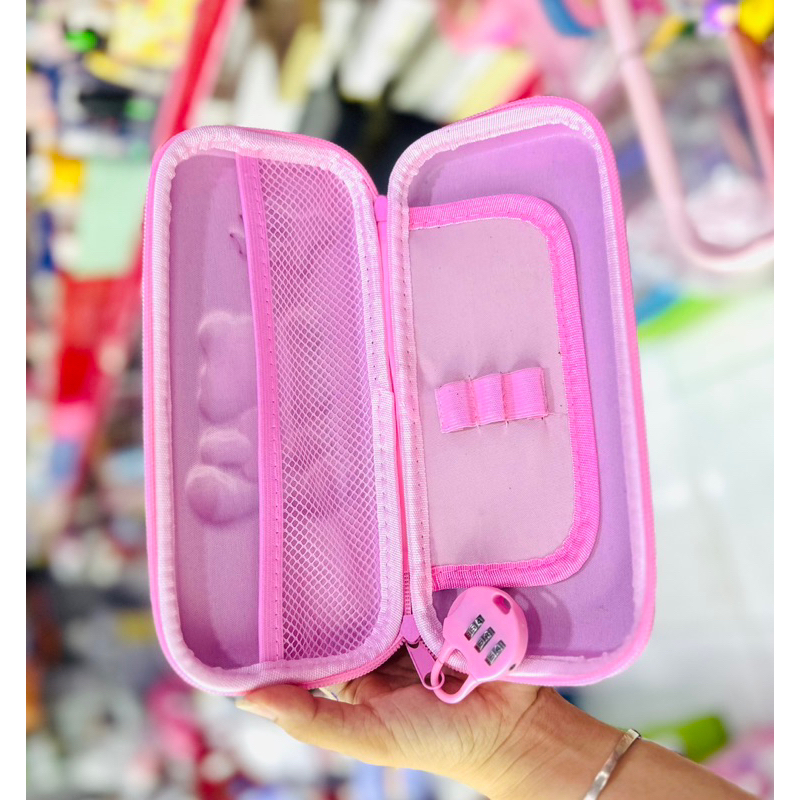 Hộp Bút 3D Dây Kéo Có Ổ Khoá Mẫu Gấu Dâu Lotso/Bé Gái