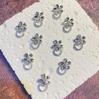 1cái Charm nail giá siêu rẻ