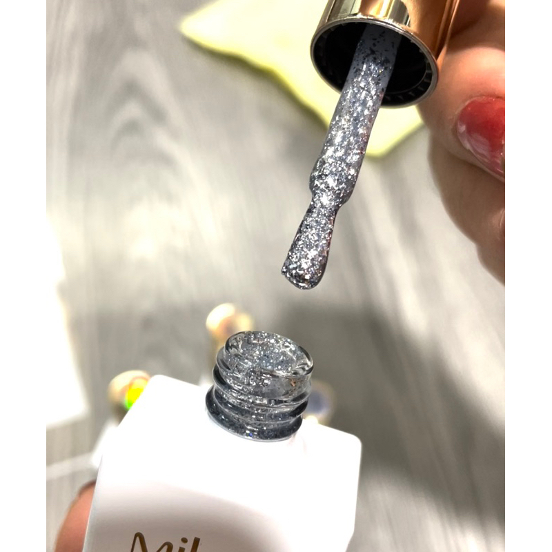 Set 12 chai màu nhũ Milan