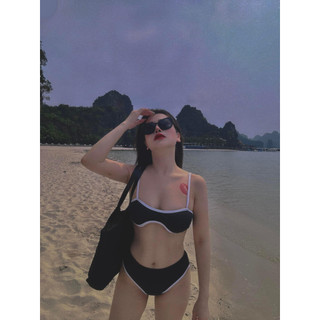 Bikini 2 mảnh viền trắng quây