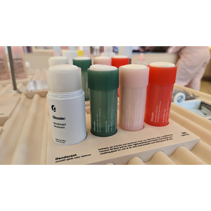 Lăn khử mùi Glossier fullsize 65g $22