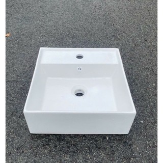 Lavabo sứ treo tường cao cấp ( Tặng kèm xiphong xả ruột gà )