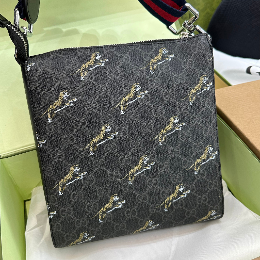 Túi đeo chéo Gucci đeo chéo họa tiết hổ bay 23x21x5cm fullbox bill thẻ LA on web