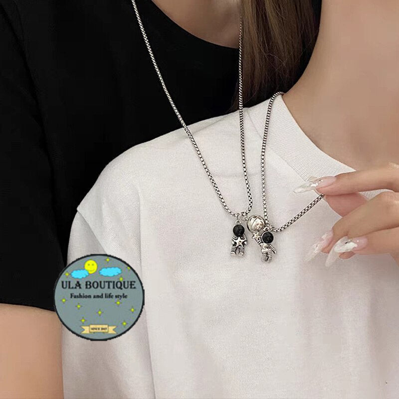 Cặp vòng cổ Phi hành gia Nam châm ULA BOUTIQUE phong cách cá tính cho cặp đôi Dây chuyền đôi CVC1