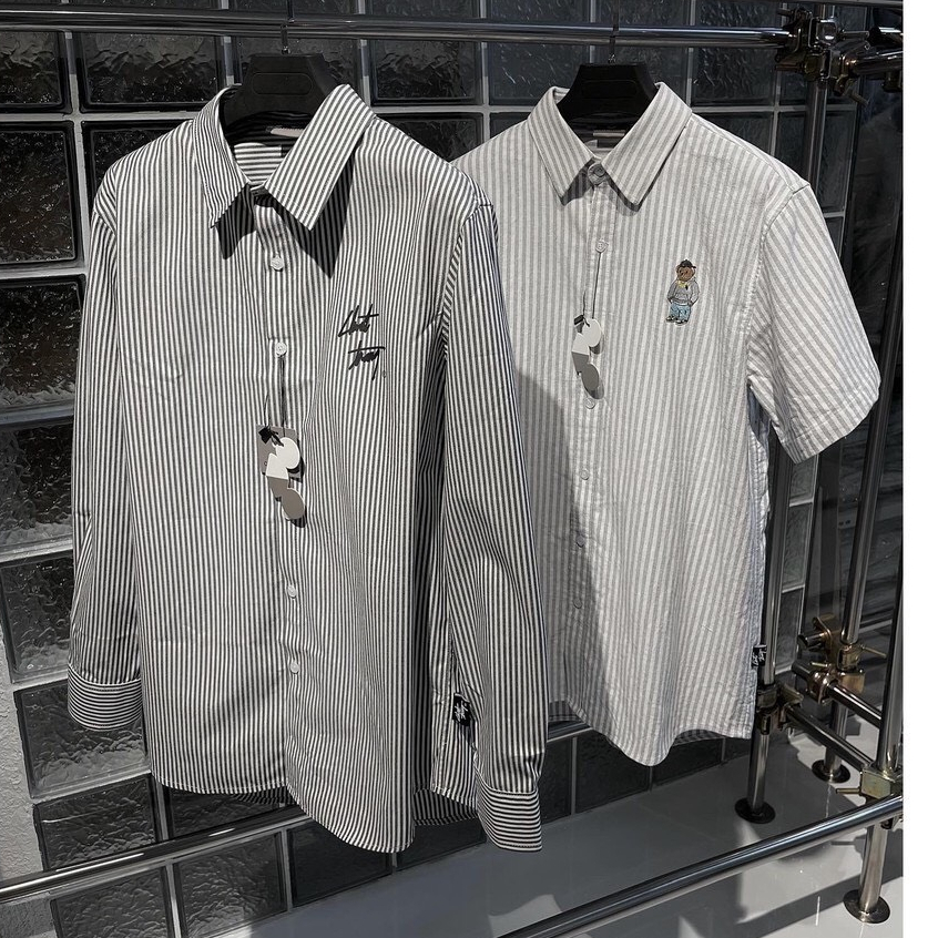 Áo Sơ Mi Sọc Xám Dài Tay Thêu Chữ Ký Chuột Trắng Chất Liệu Cotton Pha Lụa Cao Cấp
