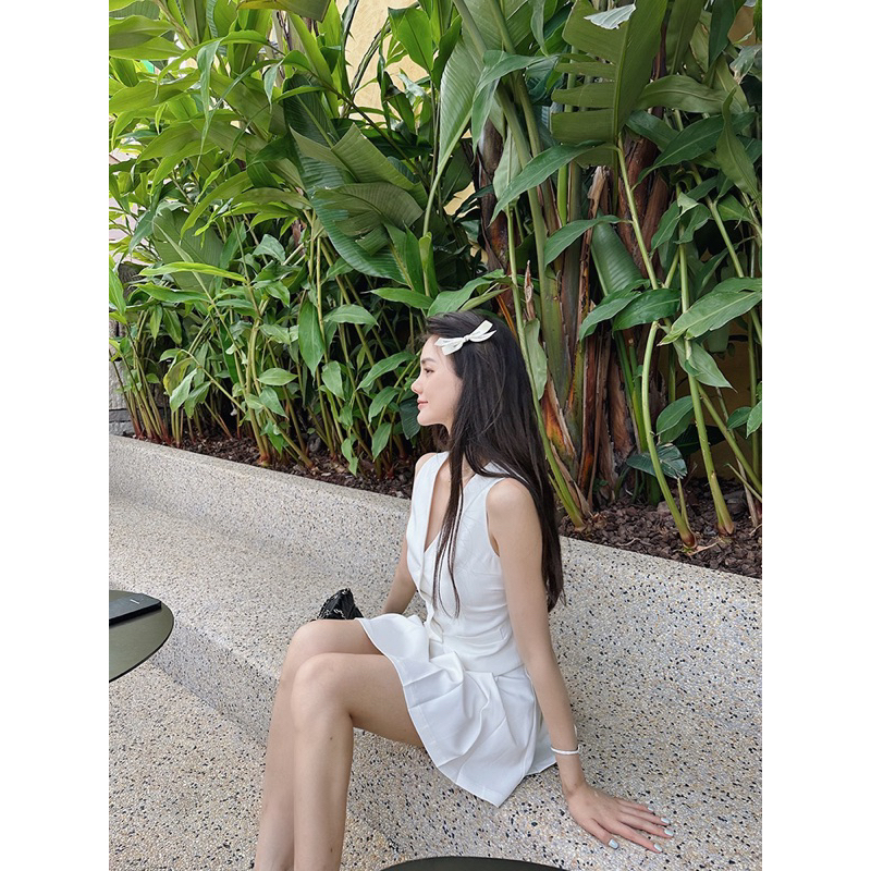 Set áo gile kèm chân váy xoè xếp ly siêu xinh