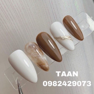 Nail box nâu trắng hoạ tiết loang