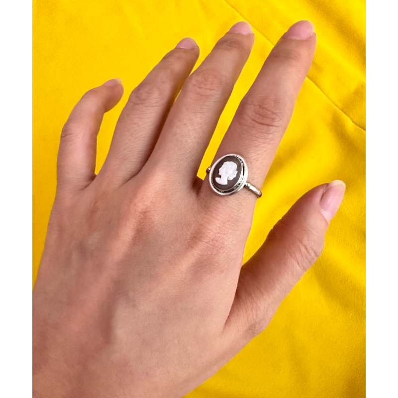 Nhẫn cameo