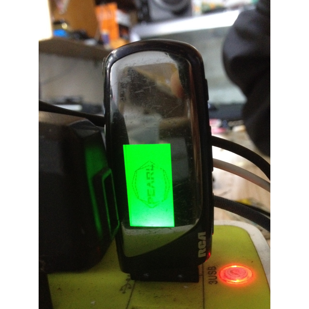 Xác Máy nghe nhạc , rỉ chân bin, cắm cổng USB lên màn như hình, anh em rành dòng này nghiên cứu thêm