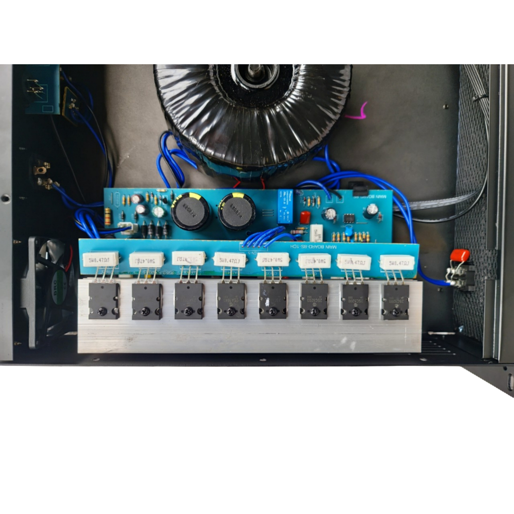 ĐẨY CM.A800 - 32 SÒ TO - 2 KÊNH - CÔNG SUẤT 2100W - KÈM 2 DÂY CANON