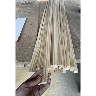 Thanh gỗ thông vuông 1cm x 1cm x dài 120cm, bào láng 4 mặt