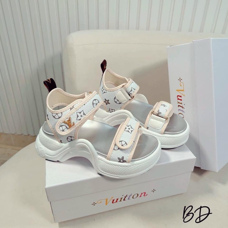Sandal LV hoạ tiết về 2 mầu- Hàng QC fullbox- kèm video thật