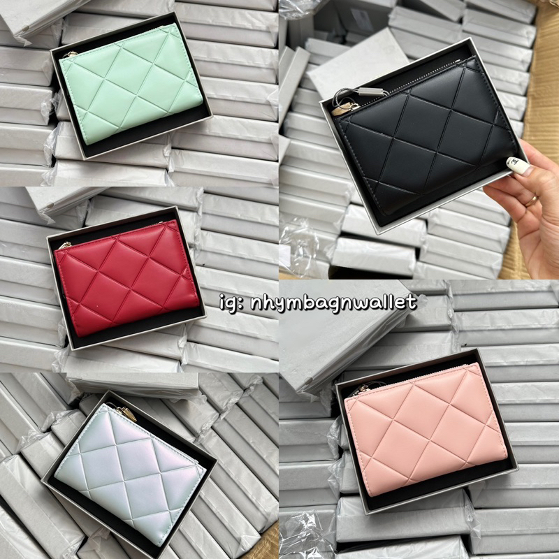 Ví kẻ ô phiên bản năm 2023