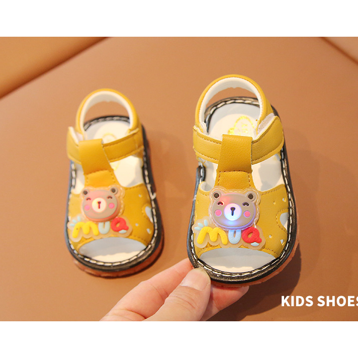 Xăng đan tập đi dép tập đi giày tập đi bé trai và bé gái Micky có đèn Led phát sáng đế mềm chống trượt