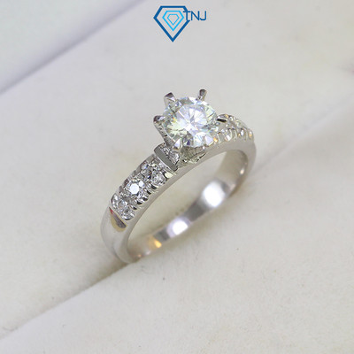 Nhẫn bạc nữ đính Moissanite 5.5ly xi bạch kim, kèm thẻ tra cứu khắc tên theo yêu cầu NNM0009 - Trang Sức TNJ