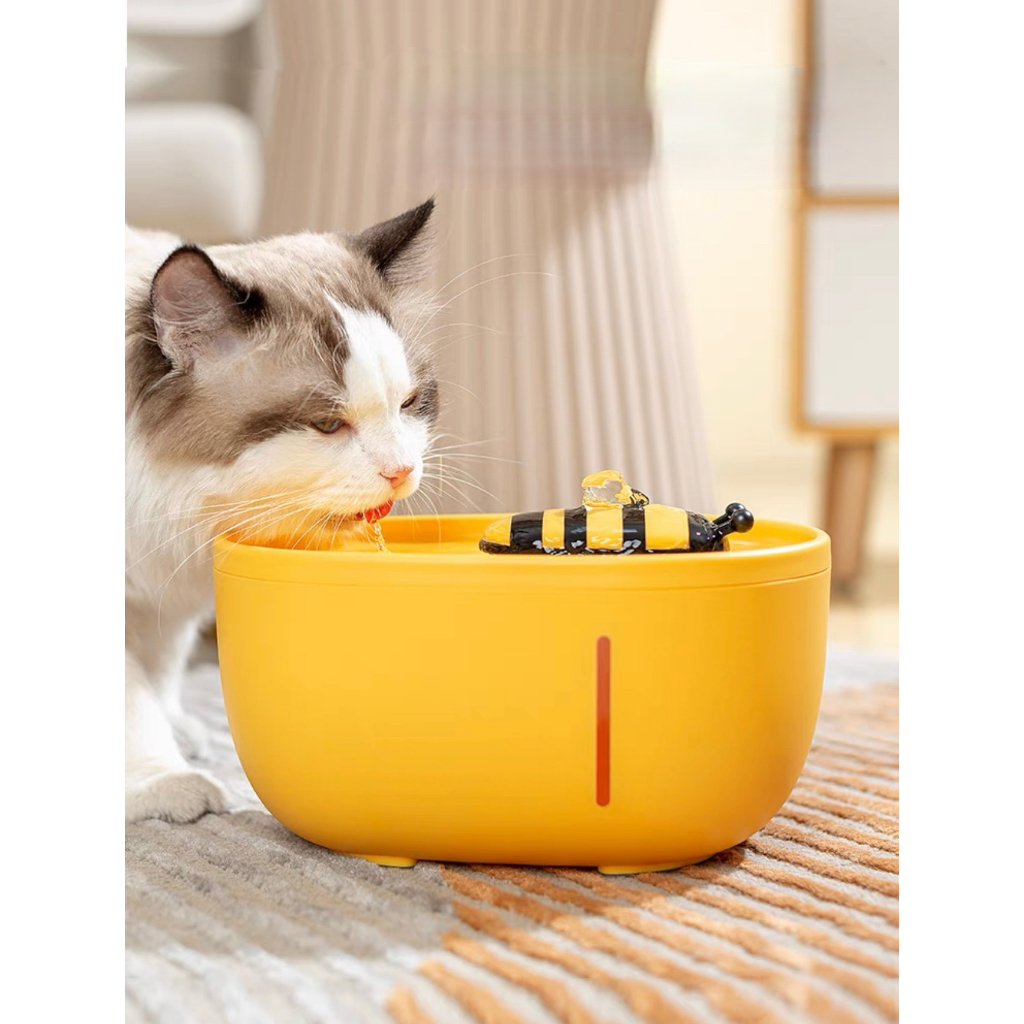 Máy lọc và phun nước tự động cho chó mèo - hình con ong vàng chăm chỉ