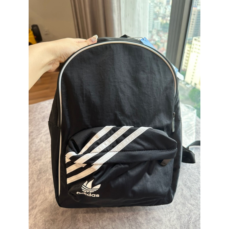 Balo thời trang adidas chất liệu satin mượt mà GD1641