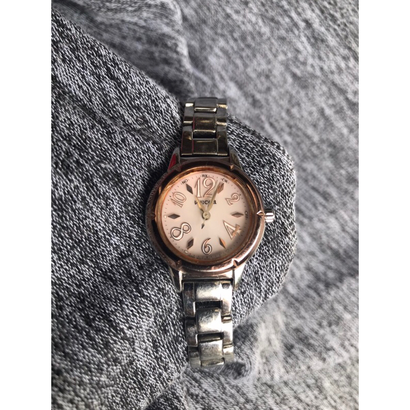 Đồng hồ nữ wica pin solar