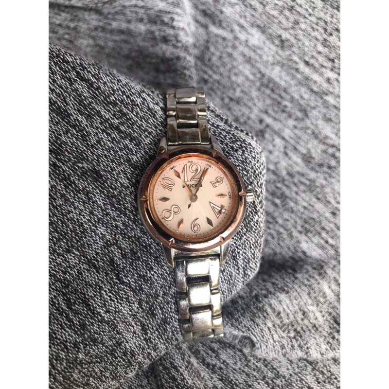 Đồng hồ nữ wica pin solar