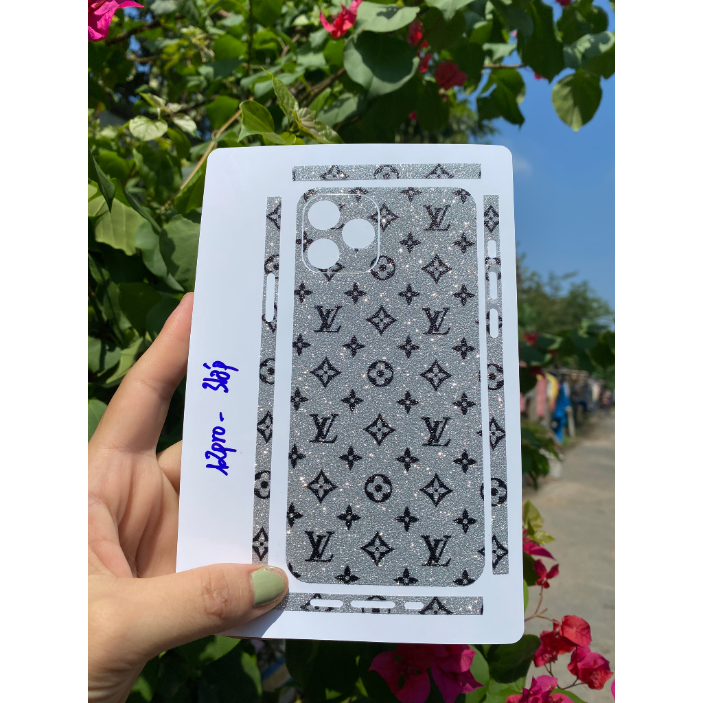 Skin nhũ bạc LV nhỏ - Miếng dán điện thoại cho dòng iphone