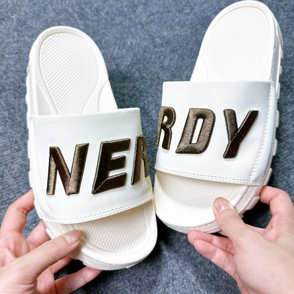 Dép NERRDY KEM NÂU thêu chọn đúng size