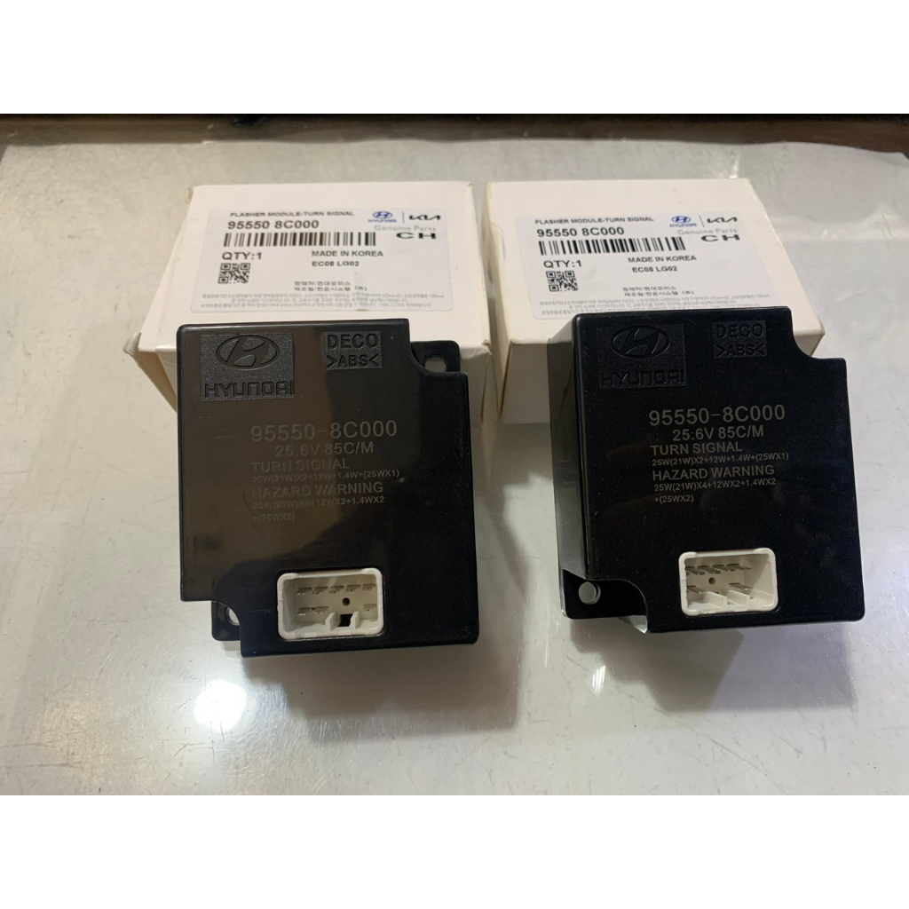 Cục Chớp Xi Nhan, Rơle  Nháy đèn Xi Nhan Xe Tải Hyundai 3T5 HD65, HD72, HD 99, Hyundai County... 8 Chân 24V.( MÃ: