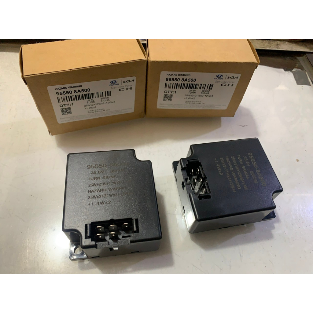 Cục Chớp Xi Nhan, Rơle  Nháy đèn Xi Nhan Xe Tải Hyundai 5T - 8 Tấn HD88, HD120S, HD170, Hyundai Migghty EX8...Loạ