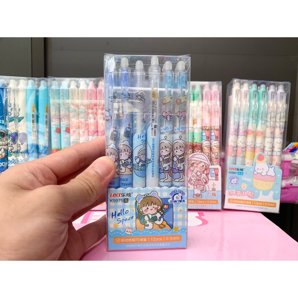 Hộp 12 Bút Bi Bấm Xóa Được Mực Gel In Hình Phi Hành Gia,Gấu Dâu,Khủng Long Có 3 màu Mực Xanh,Tím,Đen