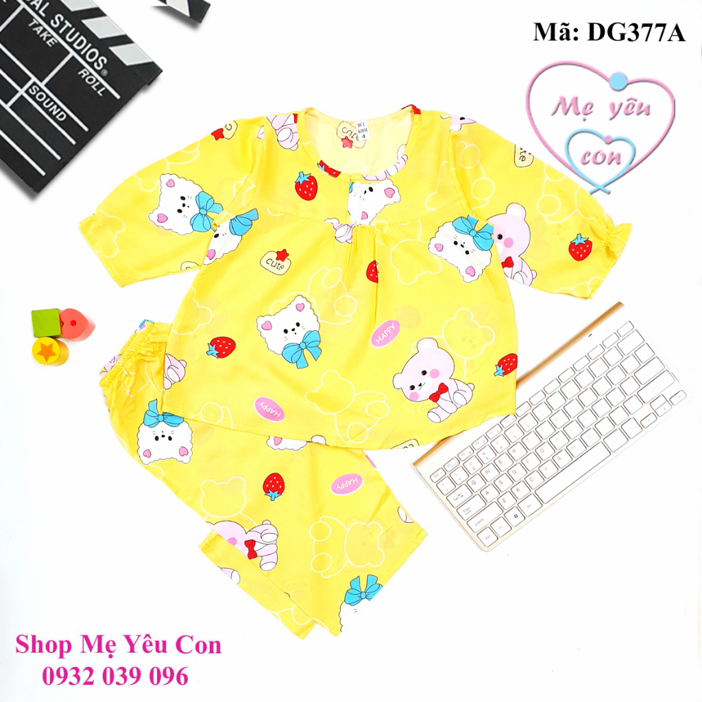 Bộ dài tay bé gái Size 2 (6-8kg) Tole/lanh 2 da loại 1. Được chọn mẫu. Có nút cài phía trước cổ áo. Vải tole mát rượi