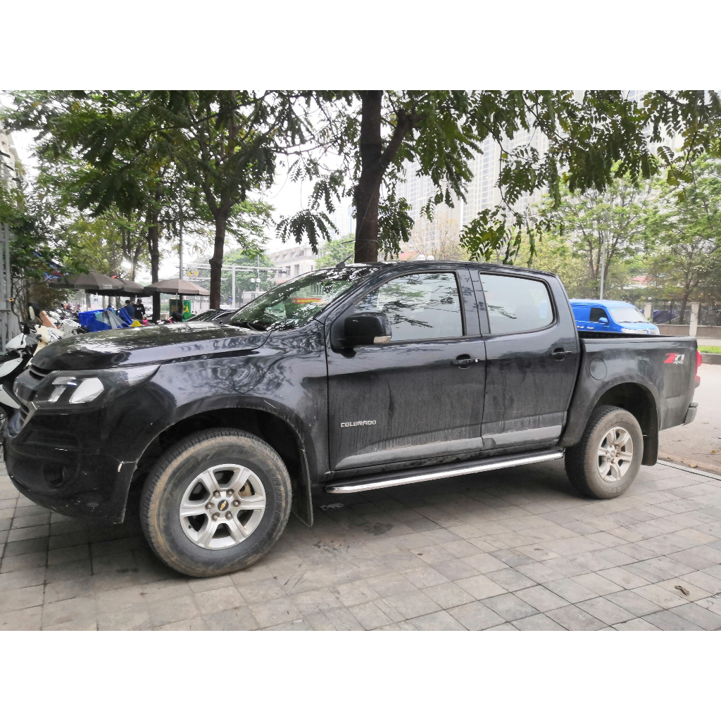Bậc lên xuống, bệ bước chân xe Colorado Các đời xe. Nhôm đúc 100%, siêu KM, Khắc logo mẫu mặt nhôm