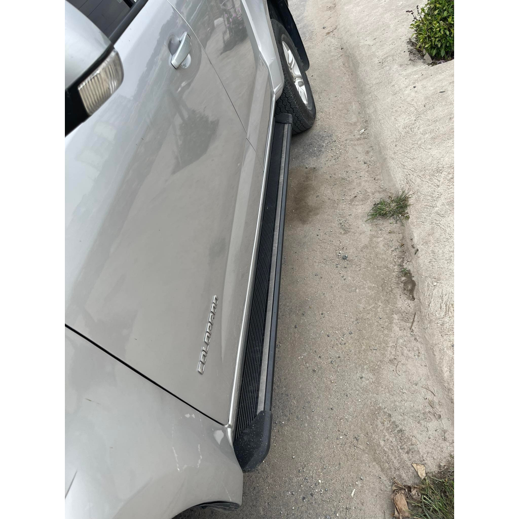 Bậc lên xuống, bệ bước chân xe Colorado Các đời xe. Nhôm đúc 100%, siêu KM, Khắc logo mẫu mặt nhôm