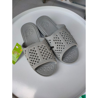 Dép tổ ong siêu nhẹ cho nam đủ màu VAC from rộng lùi 1 size ạ