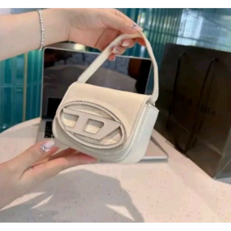 Túi Xách Nữ D.i.e.s.e.l hottrend sang chảnh 2 size 14 & 20 cm | BigBuy360 - bigbuy360.vn