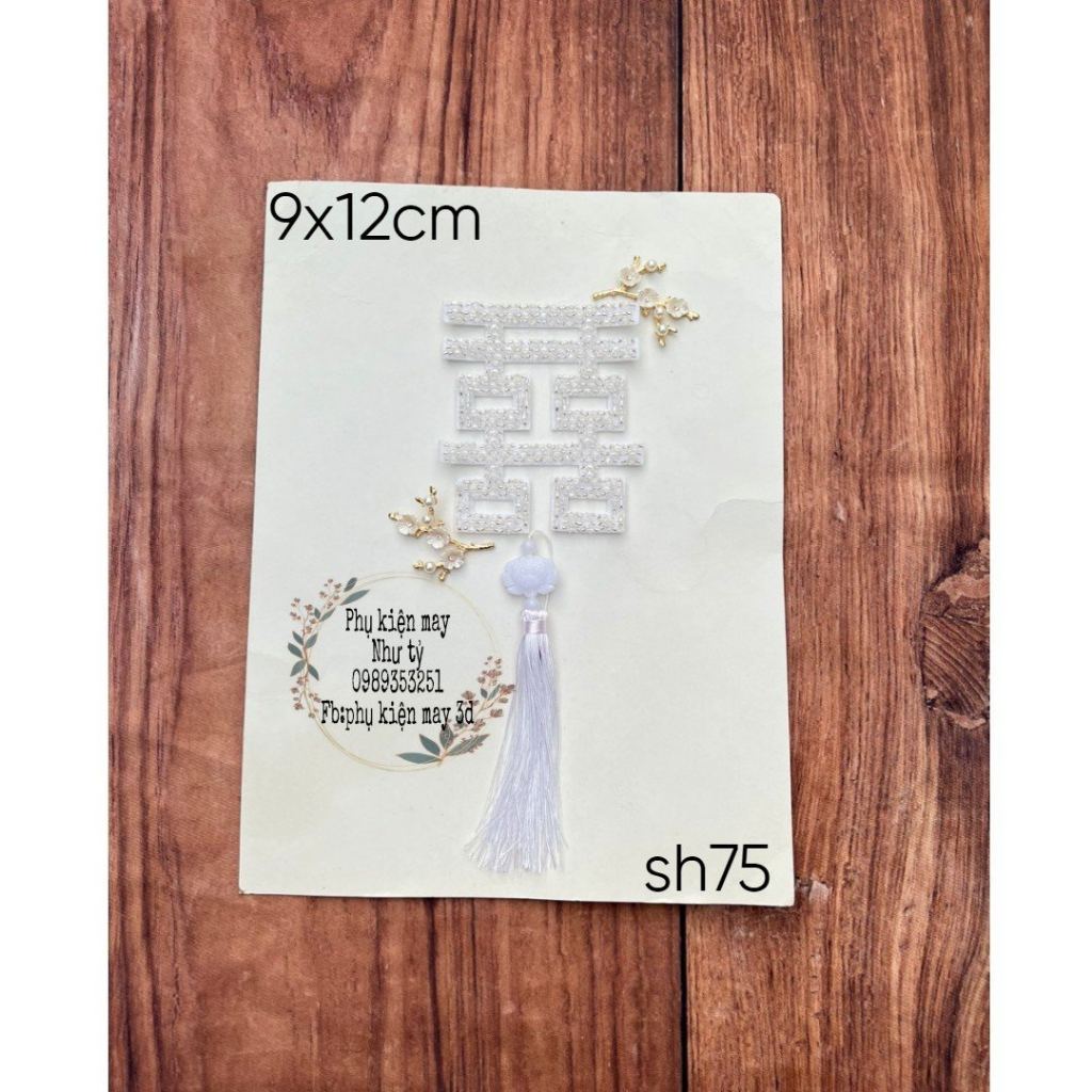 Song hỷ trắng xinh xắn trang trí áo dài