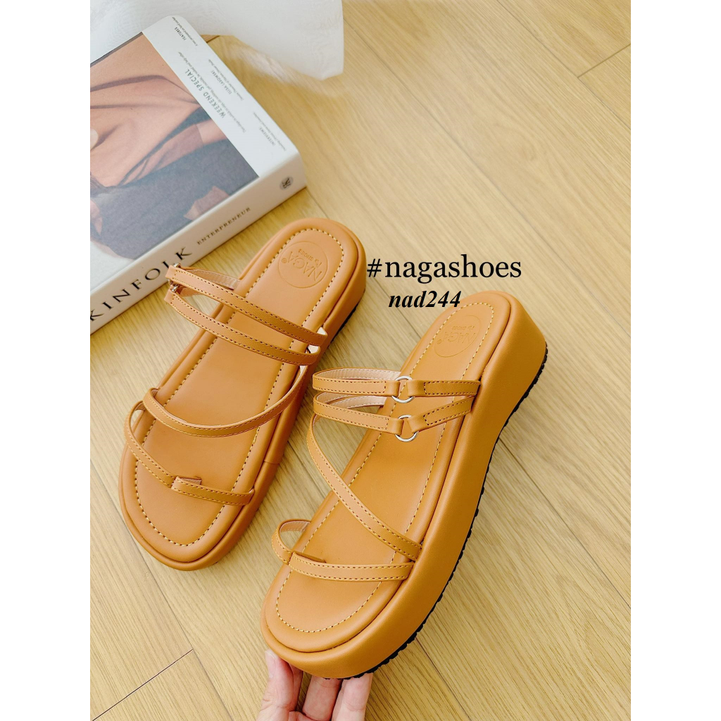 DÉP NAGASHOES ĐẾ BÁNH MÌ XỎ NGÓN & QUAI NGANG CÓ KHÓA 4P NAD244